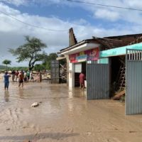 Inação do Estado piora situação de desabrigados pelas chuvas em Alagoas